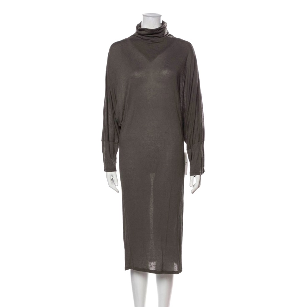 caprioli dress designer Vilagallo Printed Capri 40 (6) Lumalex Women's Elegant 70s Structured Shoulders Size:3 Pound Featuring a plunging V